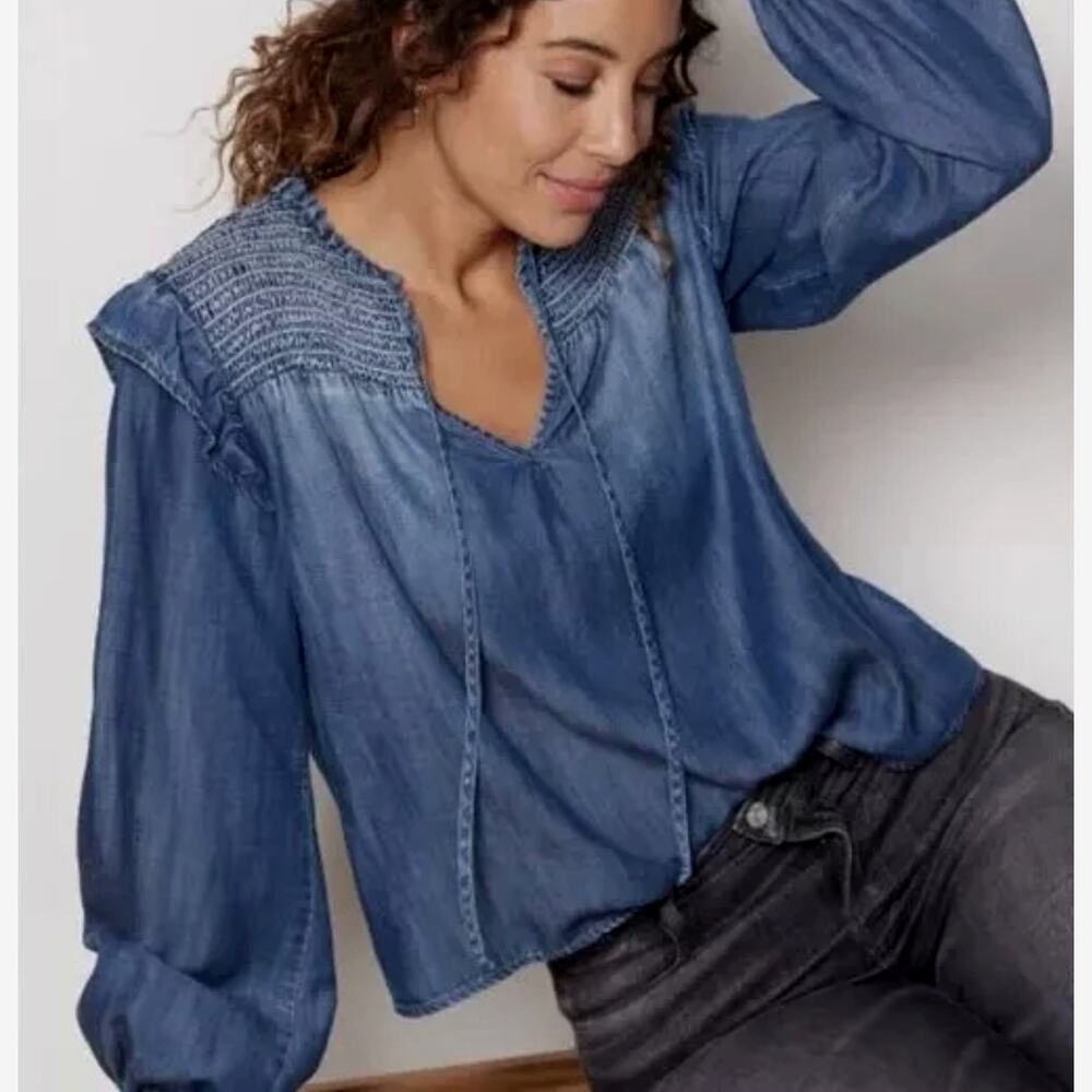 CLOTH & STONE Lightweight Blue Chambray Blouse Women's Size S Gypsy Peasant Top